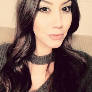 Meet your Posher, Iliana